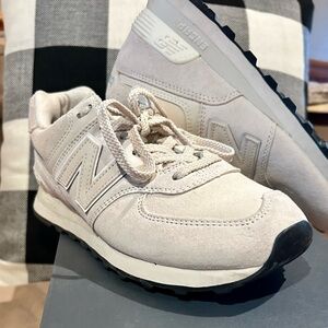 New Balance Cream Sneakers-super comfortable!